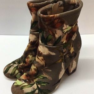 Nine West Savitra Ankle Boots Floral Velvet Sz 5.5
